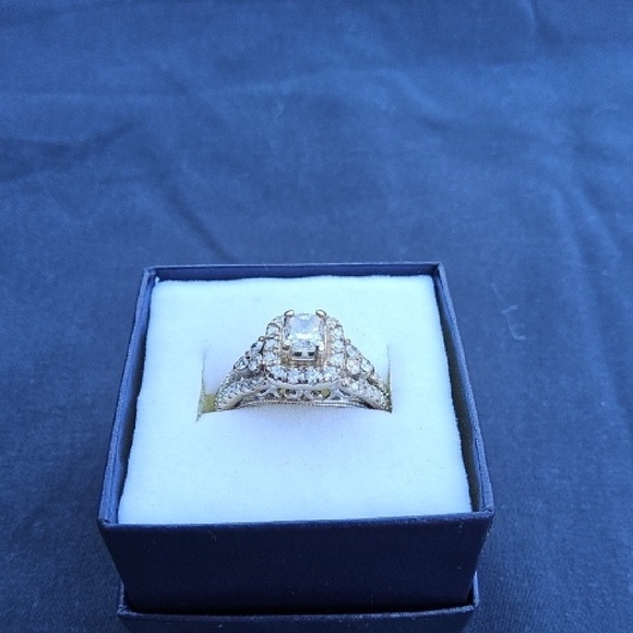 Jewelry - White Gold Diamond HALO Ring with Intricate Band